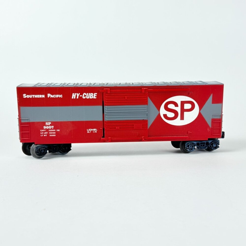 Southern Pacific SP 9607 Lionel O Scale Hy-Cube Boxcar 10" Red Gray Detailed